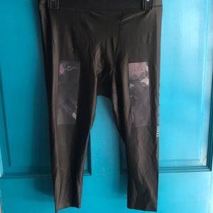Reebok CrossFit Compression 3/4 Tights Sz L NWT